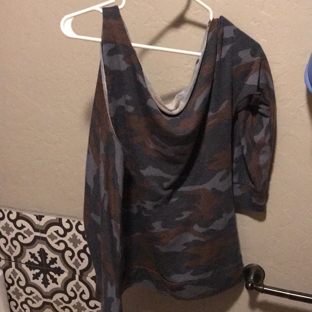 Venus drop shoulder cut out sleeve Camo sweater medium